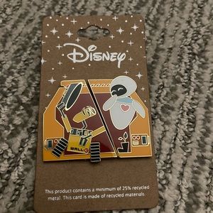 Disney Pixar Walle & Eve 2 pack pin set - BNWT